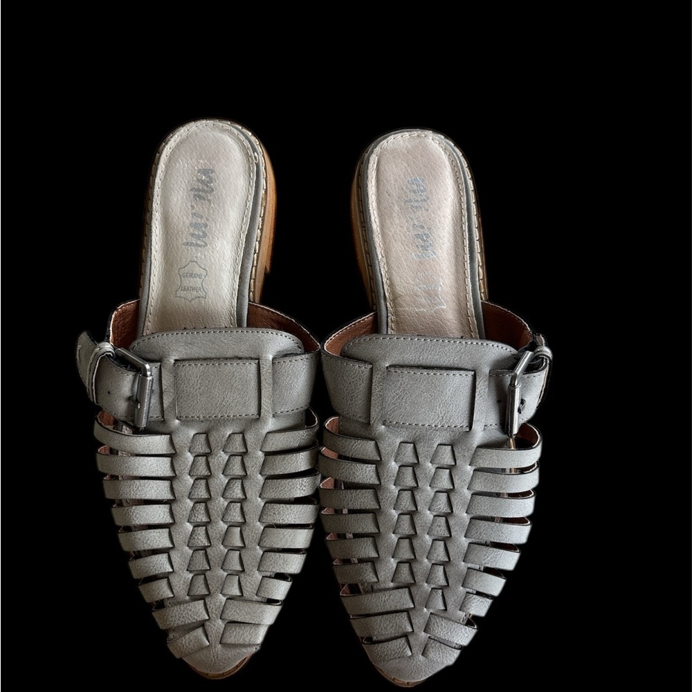 🌺NEW Mi.iM Gray Flats with Woven Design